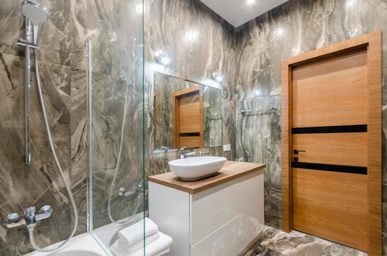 Petrovdom Apartaments 8-188 In Rc Central Park, 7 John Mccain Street キエフ エクステリア 写真